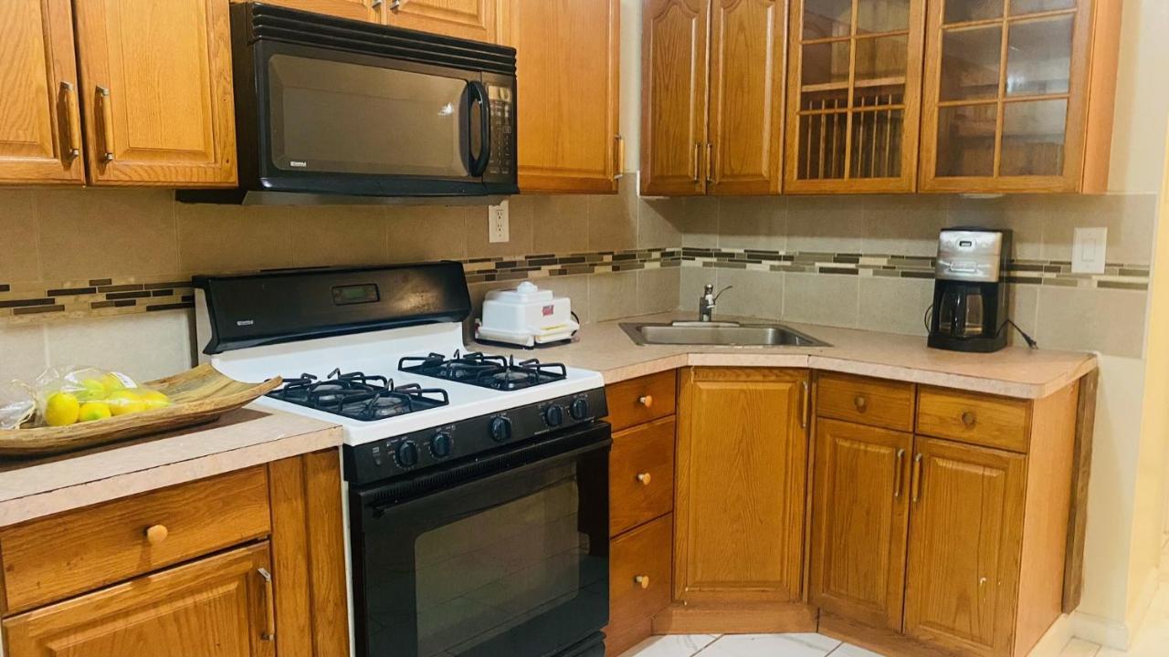 Minutes From Jfk, Beautiful Home With Peaceful, Cosy, Private Room Нью-Йорк Экстерьер фото