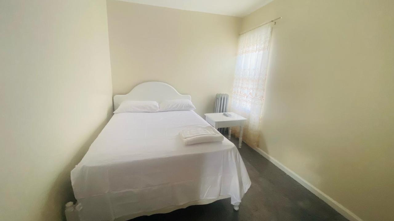 Minutes From Jfk, Beautiful Home With Peaceful, Cosy, Private Room Нью-Йорк Экстерьер фото