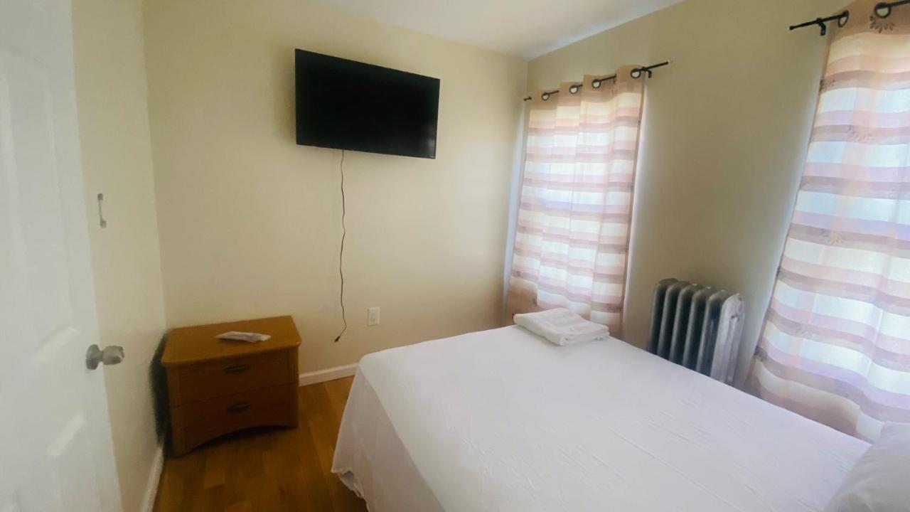 Minutes From Jfk, Beautiful Home With Peaceful, Cosy, Private Room Нью-Йорк Экстерьер фото